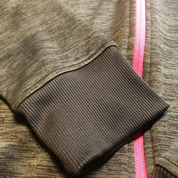 Under Armour Loose fit cold gear full zip hoodie Women’s Small - Picture 5 of 10